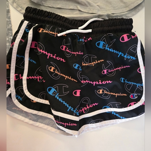 Champion Girls Set Size 7/8 – 2 Graphic Tees & Logo Shorts Bundle - Picture 4 of 7